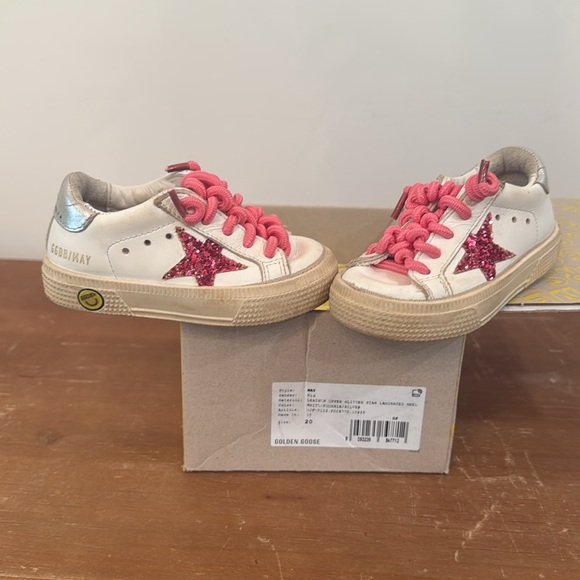  Size 20/ American Size 4 Toddler Sneakers
